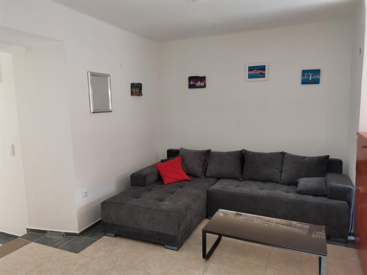 Diana Rooms And Apartment Split Exterior photo