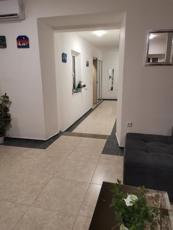 Diana Rooms And Apartment Split Exterior photo