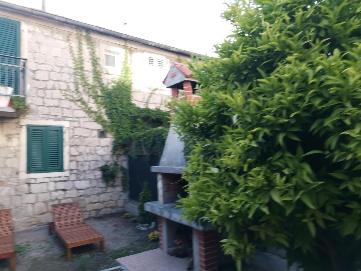 Diana Rooms And Apartment Split Exterior photo