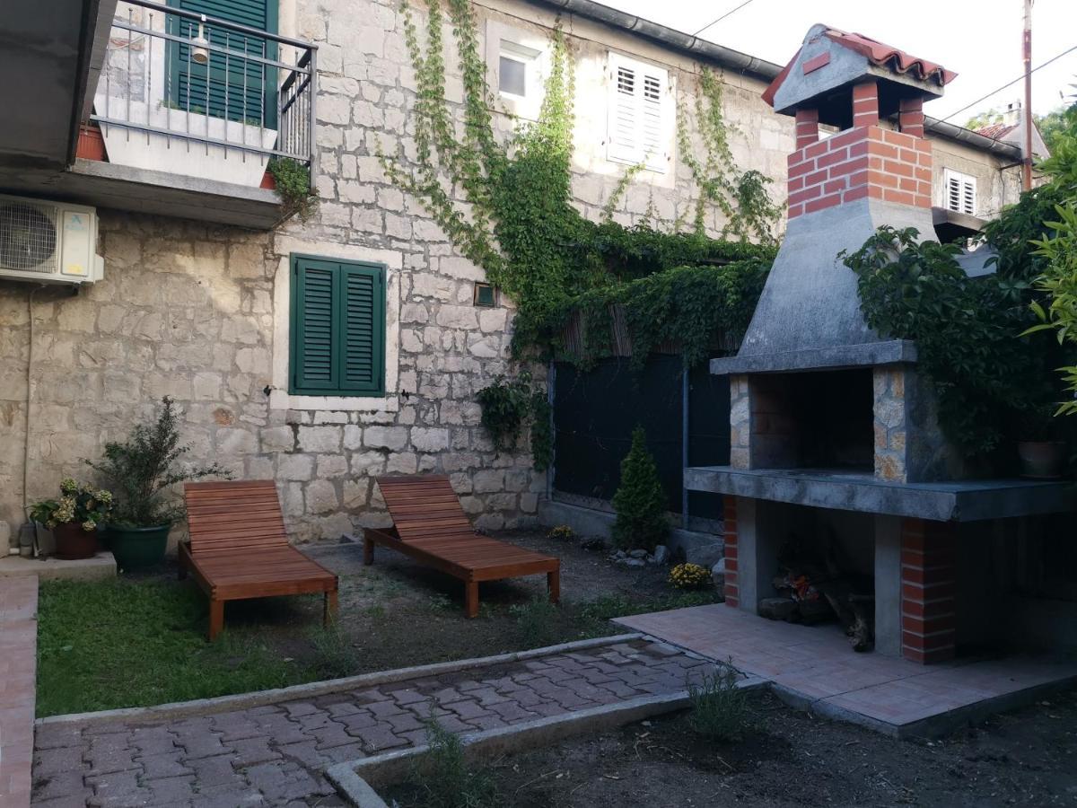 Diana Rooms And Apartment Split Exterior photo